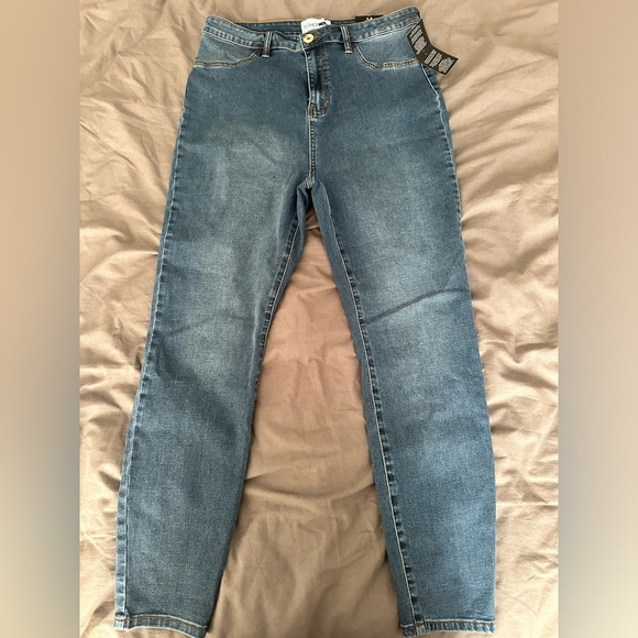 BNWT Fashion Nova Jeans - Picture 3 of 3